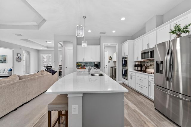 3925 SALIDA DELSOL DRIVE, Sun City Center, FL 33573