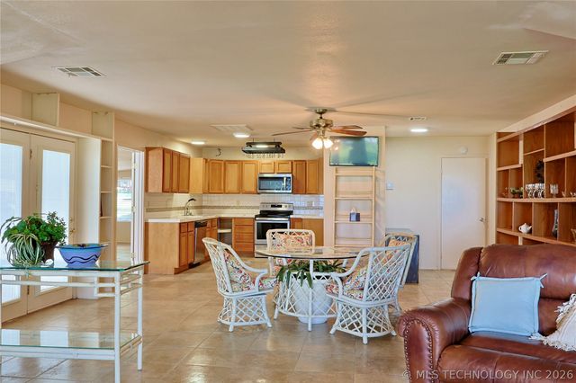 415461 E 1094 Road, Checotah, OK 74426