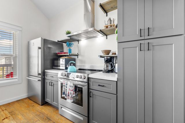 1072 Johnson Road, Gilchrist, TX 77617