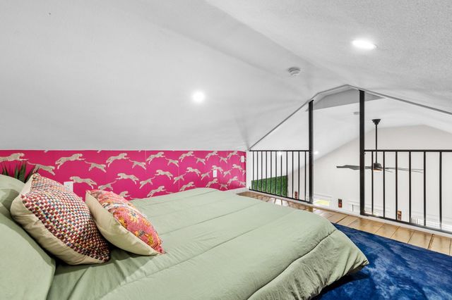 1072 Johnson Road, Gilchrist, TX 77617