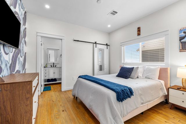 1072 Johnson Road, Gilchrist, TX 77617