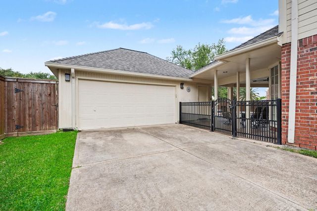 2515 Masters Drive, League City, TX 77573