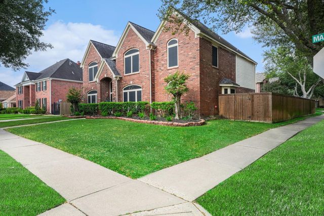 2515 Masters Drive, League City, TX 77573