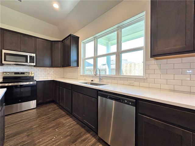 1937 Pinemont View Drive, Bryan, TX 77807