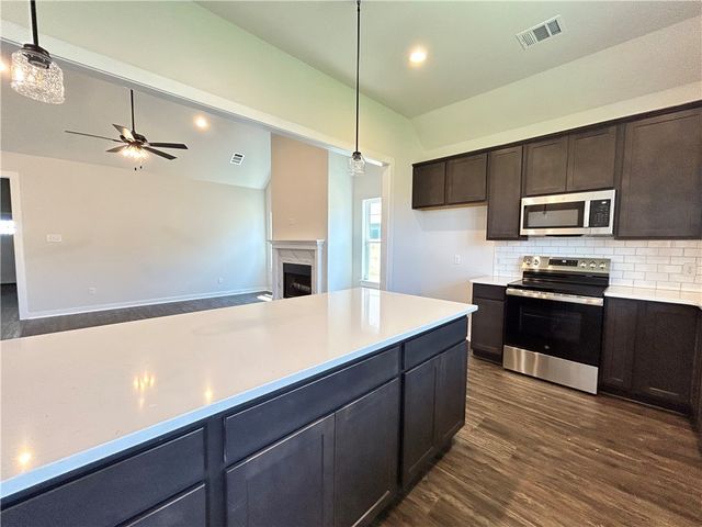 1937 Pinemont View Drive, Bryan, TX 77807