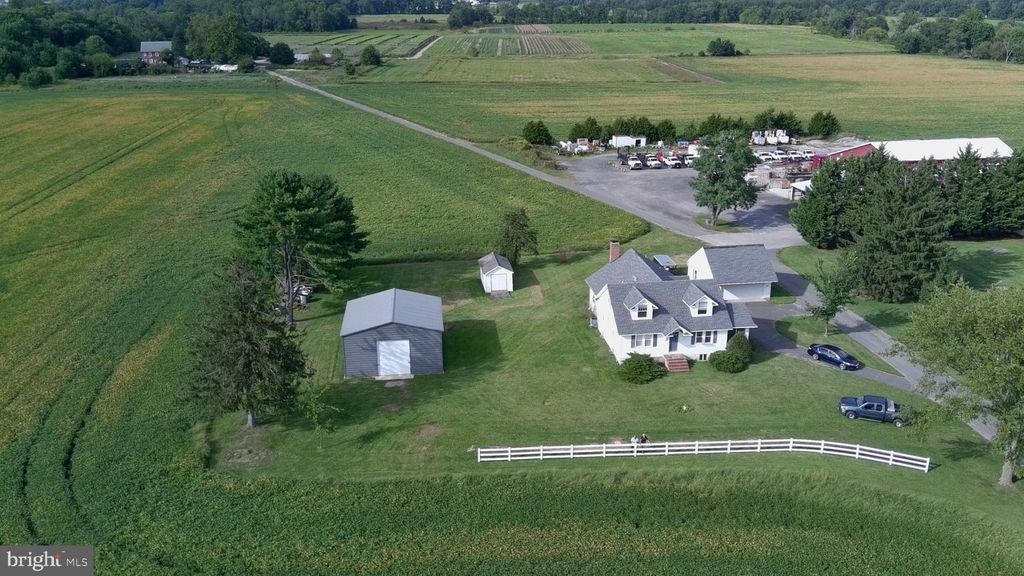 400 N PEMBERTON RD, MOUNT HOLLY, NJ 08060 — exterior
