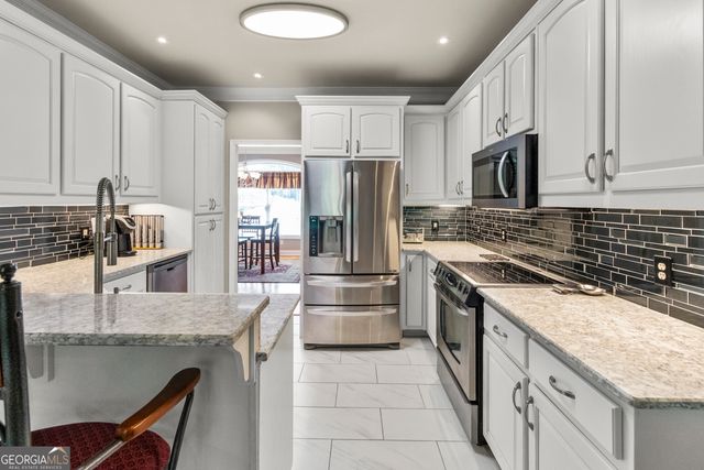 6426 Kettle Creek Way, Flowery Branch, GA 30542