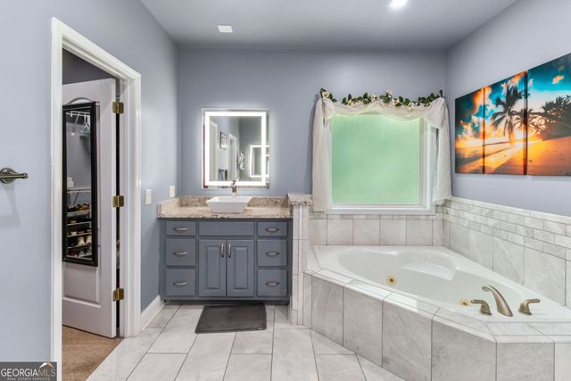 6426 Kettle Creek Way, Flowery Branch, GA 30542