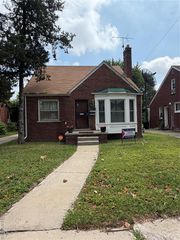 18260 Strathmoor Street, Detroit, MI 48235