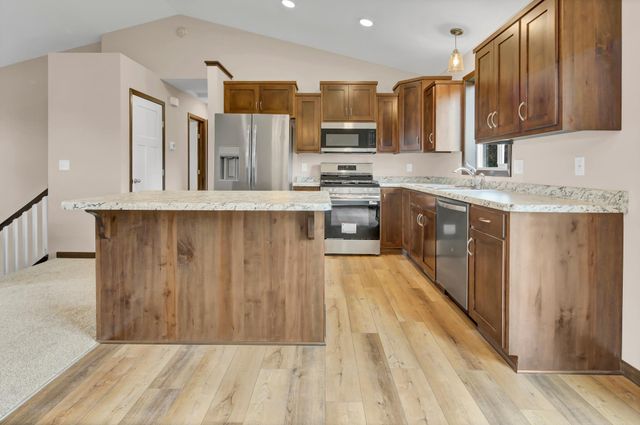 464 30th Avenue SE, Saint Cloud, MN 56304