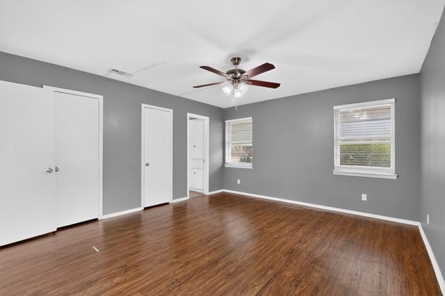 101 Spinner Circle, Desoto, TX 75115