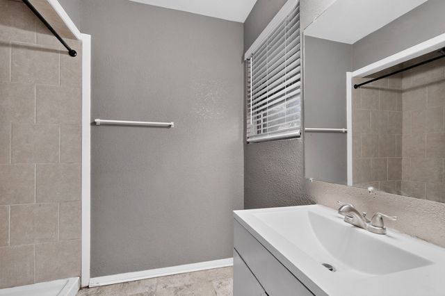 101 Spinner Circle, Desoto, TX 75115