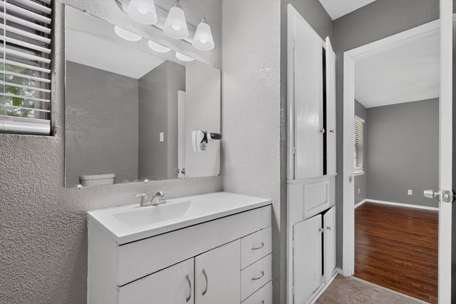 101 Spinner Circle, Desoto, TX 75115