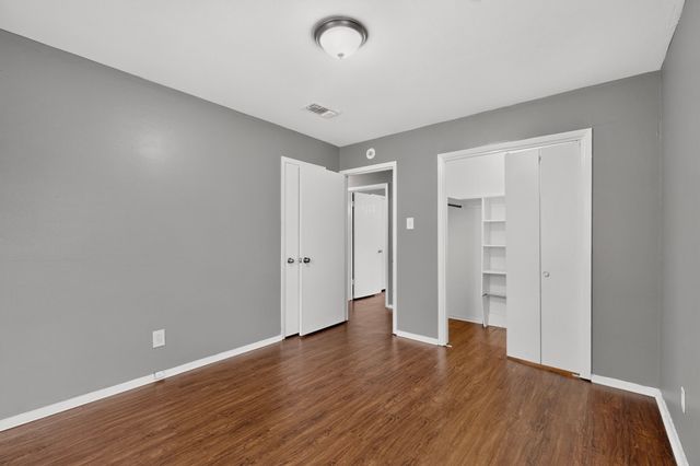 101 Spinner Circle, Desoto, TX 75115