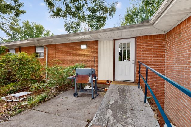 101 Spinner Circle, Desoto, TX 75115