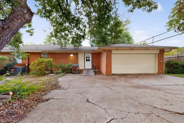 101 Spinner Circle, Desoto, TX 75115