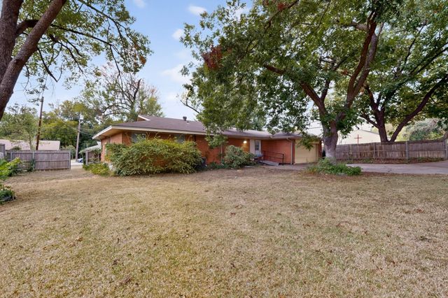 101 Spinner Circle, Desoto, TX 75115
