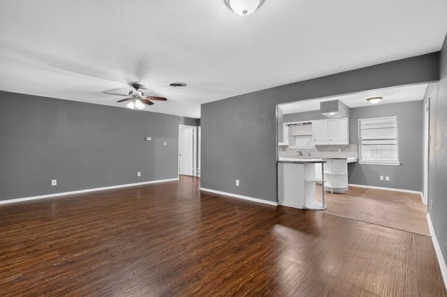 101 Spinner Circle, Desoto, TX 75115