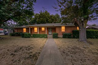 101 Spinner Circle, Desoto, TX 75115