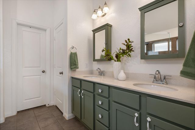 153 Coronella DR, Liberty Hill, TX 78642
