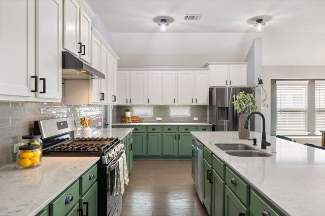 153 Coronella DR, Liberty Hill, TX 78642