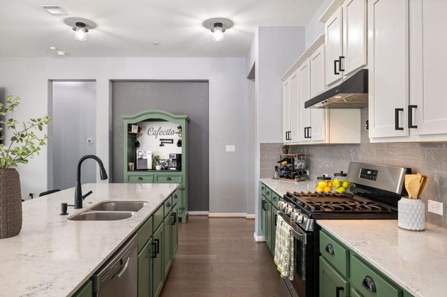 153 Coronella DR, Liberty Hill, TX 78642
