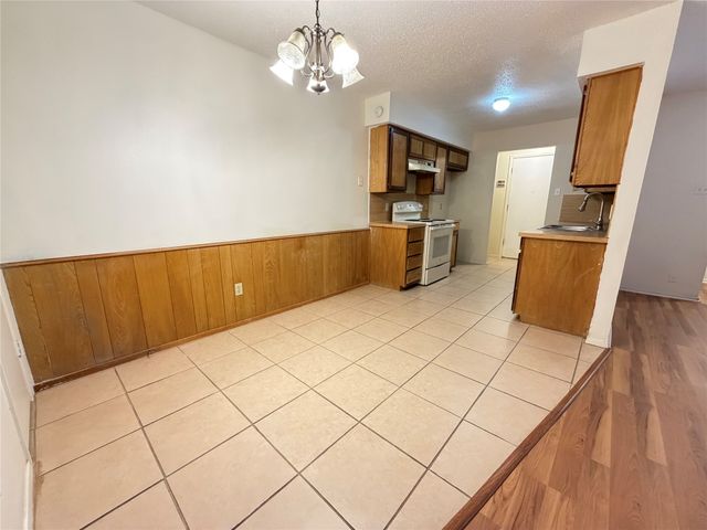 425 Signal Hill Court N, Fort Worth, TX 76112