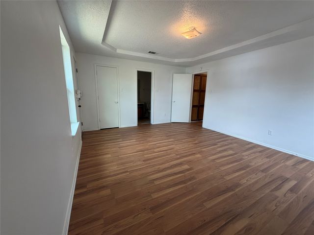 425 Signal Hill Court N, Fort Worth, TX 76112