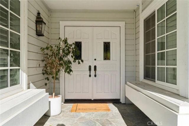 25123 Barnhill, Saugus, CA 91350