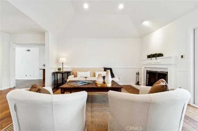 25123 Barnhill, Saugus, CA 91350