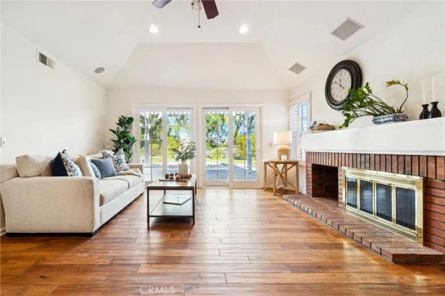 25123 Barnhill, Saugus, CA 91350