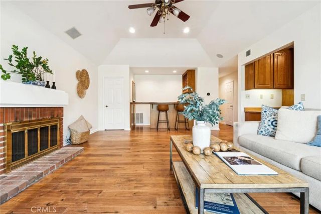 25123 Barnhill, Saugus, CA 91350