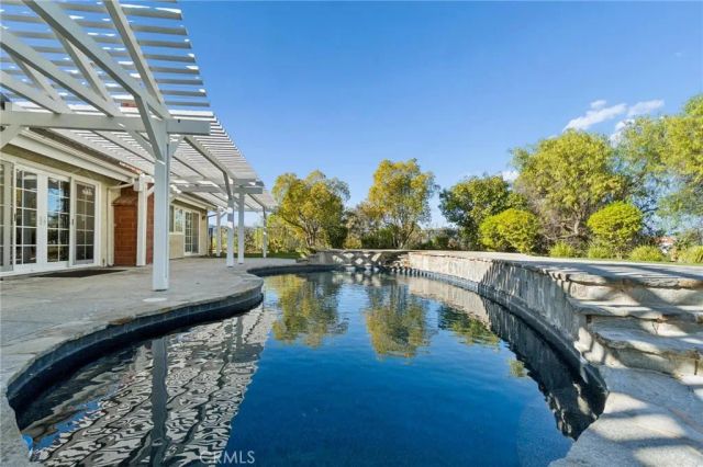 25123 Barnhill, Saugus, CA 91350