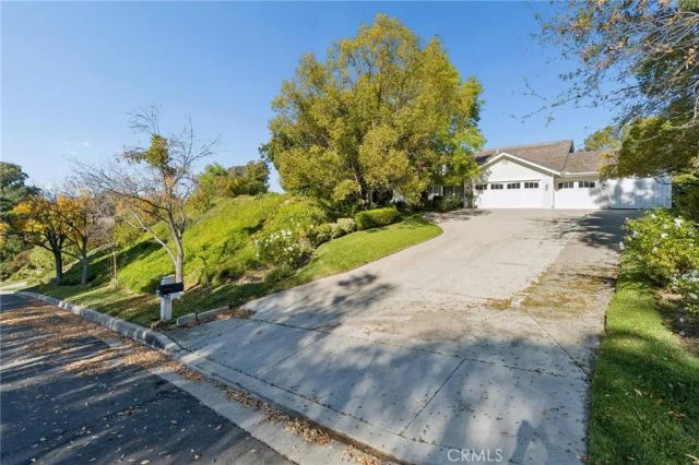 25123 Barnhill, Saugus, CA 91350