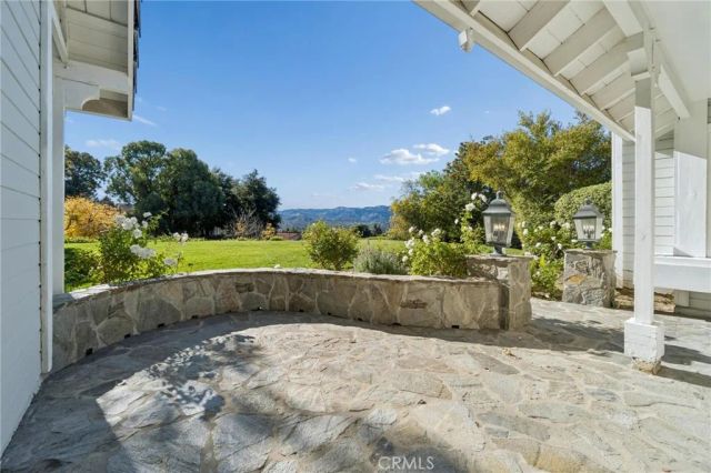 25123 Barnhill, Saugus, CA 91350