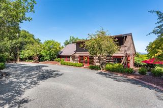 5995 Vine Hill Rd, Sebastopol, CA 95472