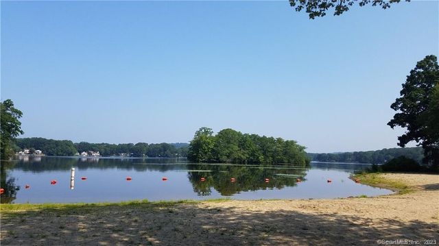 287 Boston Post Road, Old Lyme, CT 06371
