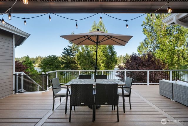 180 E Westlake Drive N, Allyn, WA 98528