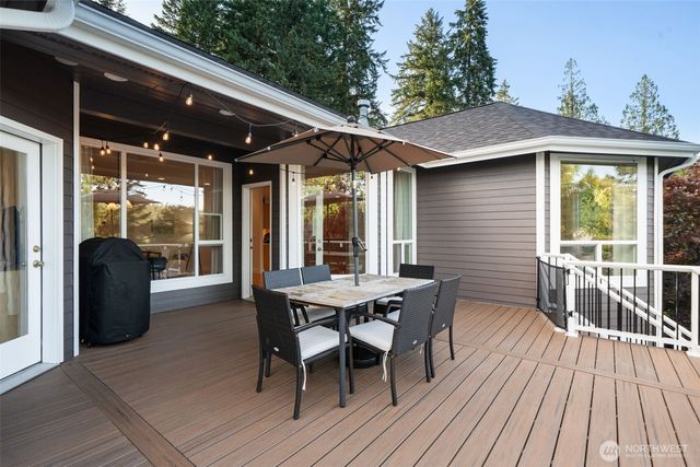 180 E Westlake Drive N, Allyn, WA 98528