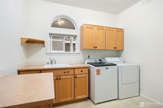 180 E Westlake Drive N, Allyn, WA 98528