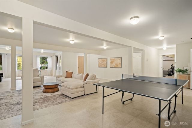 180 E Westlake Drive N, Allyn, WA 98528