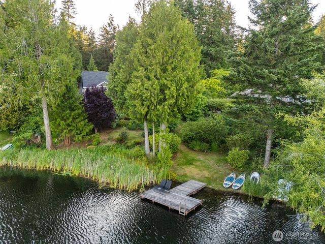 180 E Westlake Drive N, Allyn, WA 98528