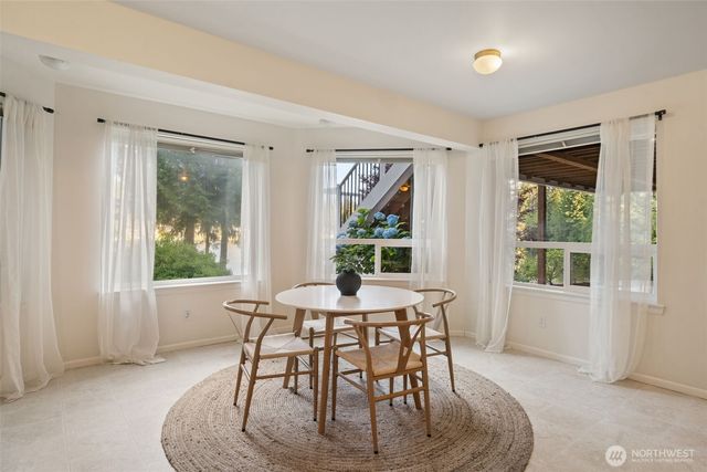 180 E Westlake Drive N, Allyn, WA 98528