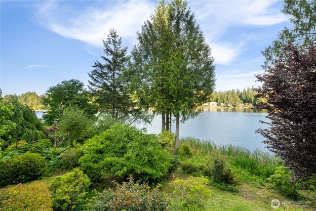 180 E Westlake Drive N, Allyn, WA 98528