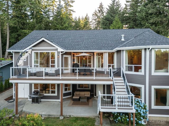 180 E Westlake Drive N, Allyn, WA 98528