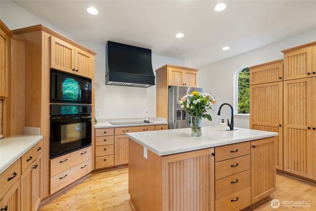180 E Westlake Drive N, Allyn, WA 98528