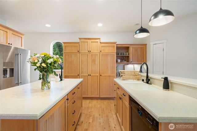 180 E Westlake Drive N, Allyn, WA 98528