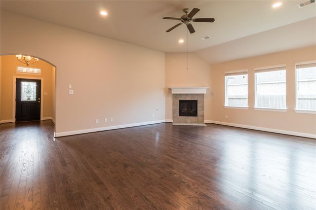 1731 Lake Raven Drive, Dickinson, TX 77539