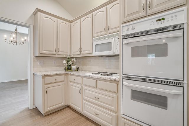 3212 Riverwood Drive, Fort Worth, TX 76116