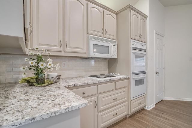 3212 Riverwood Drive, Fort Worth, TX 76116